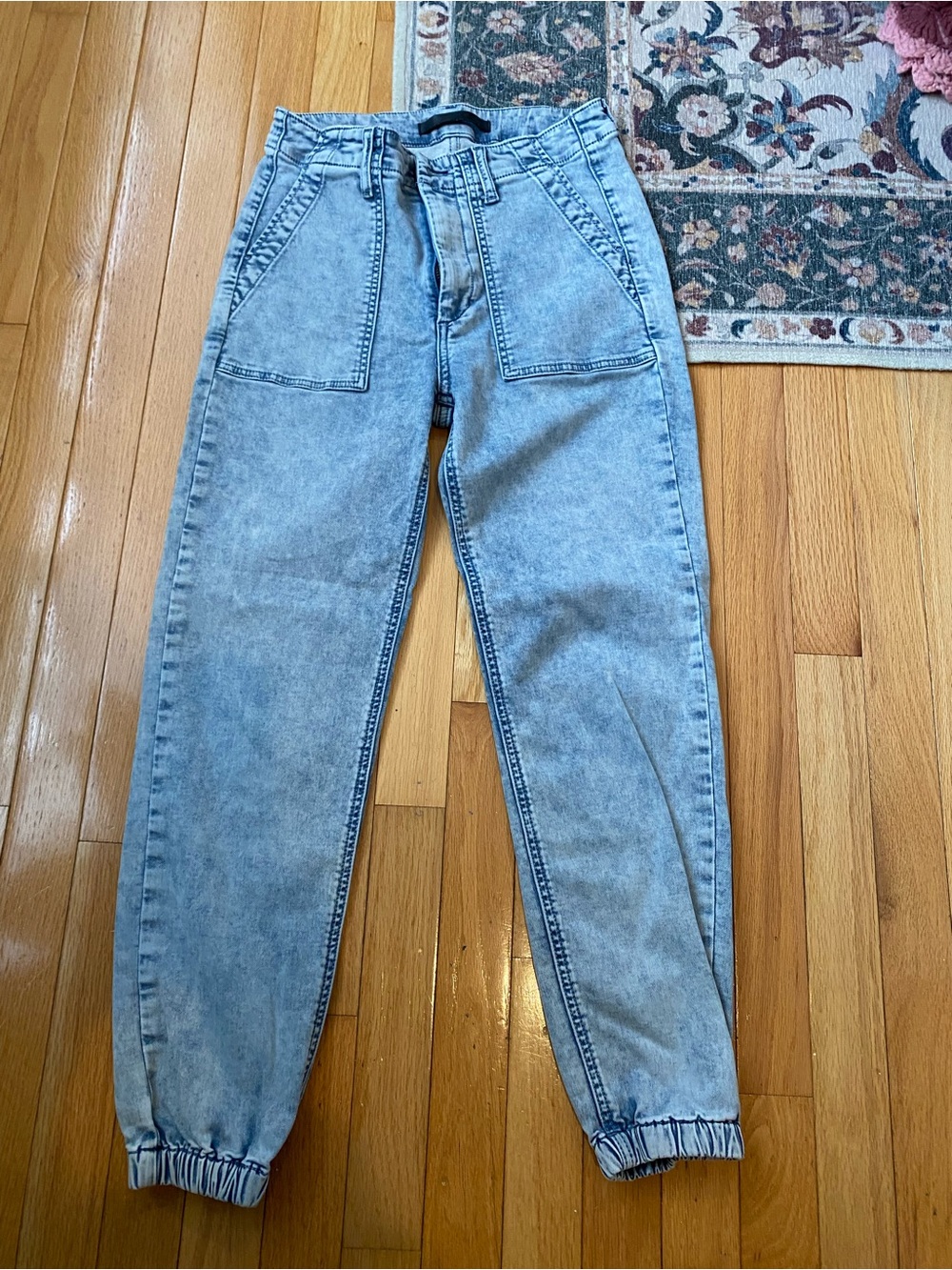 Joe’s Jeans Size 26 Light Wash Elastic Hem Denim Joggers